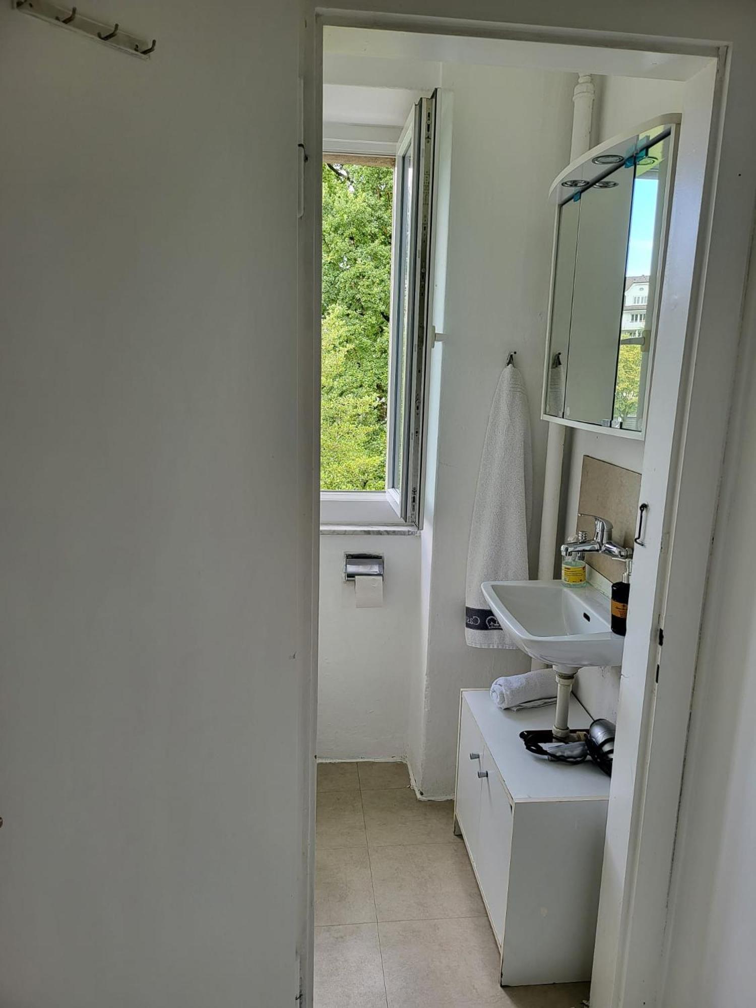 Bastis Central Guesthouse Lucerne City Exterior photo