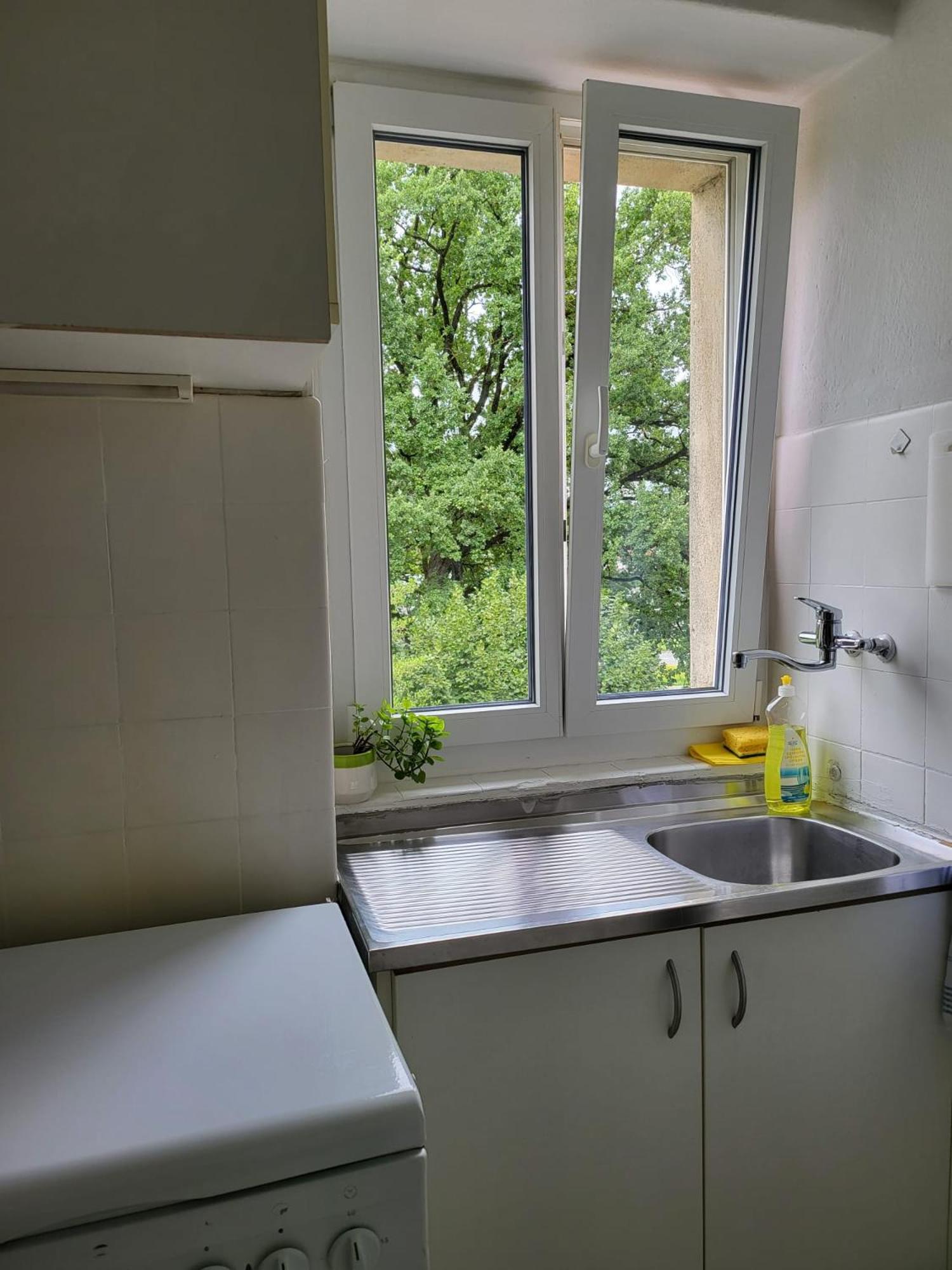 Bastis Central Guesthouse Lucerne City Exterior photo